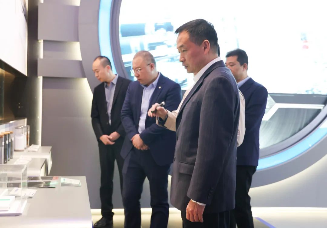 山东临工工程机械有限公司莅临今年会能源参观考察